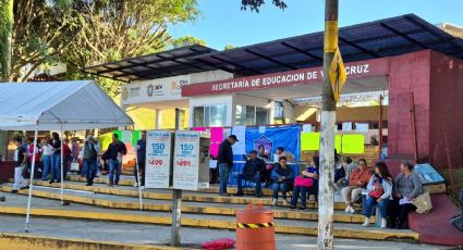 Sindicato de trabajadores toman oficinas de la Secretaría de Educación de Veracruz