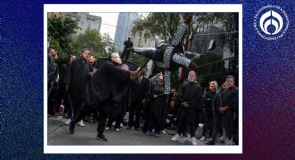 Jóvenes por la Reforma: protestan en el Senado y rompen piñata para criticar privilegios