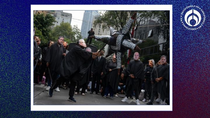 Jóvenes por la Reforma: protestan en el Senado y rompen piñata para criticar privilegios