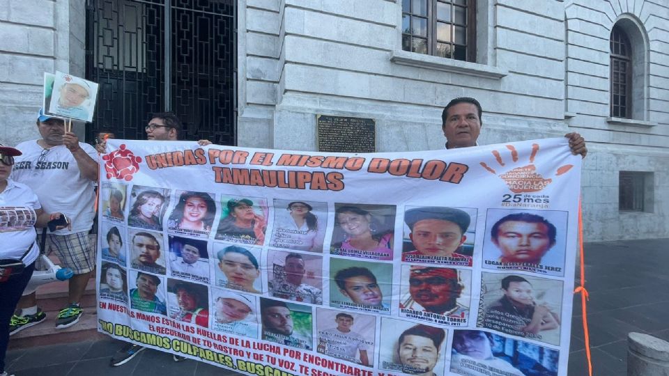 Piden apoyo para seguir buscando a sus familias