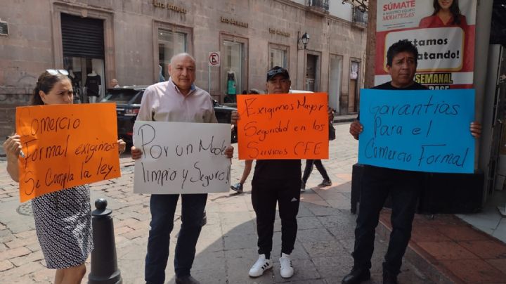 Tras incendio de local por 'diablito' en Centro Histórico, locatarios piden regular ambulantes