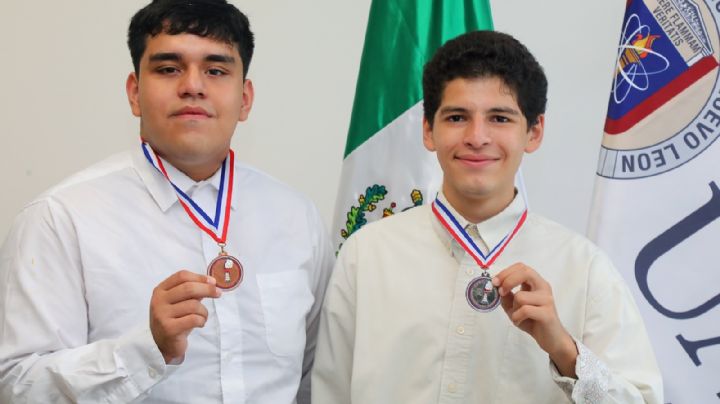 Conquistan estudiantes de la UANL plata y bronce en Olimpiada de Biología