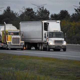 Violencia en las carreteras: transportistas son obligados a contratar custodios