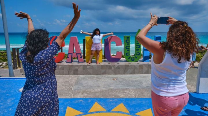 Tulum y Cancún lideran preferencias del turismo femenino internacional en 2024: SECTUR