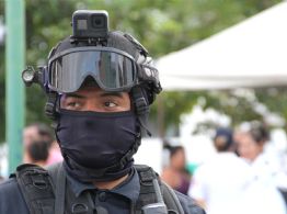 Refuerzan transparencia a policías de Cancún: prohibido usar pasamontañas